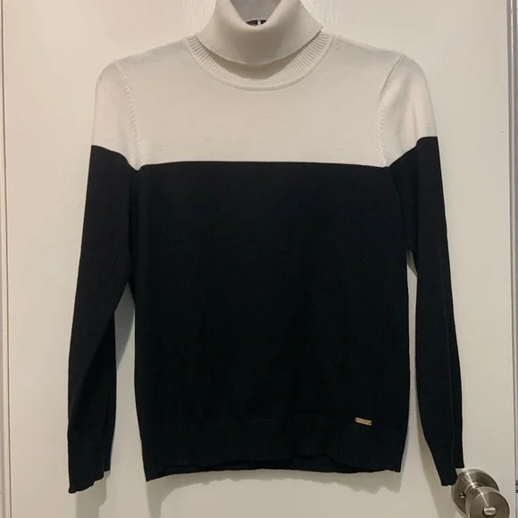 Calvin Klein Turtleneck Sweater Women’s, Black & White Color Block, Size Large - Picture 2 of 10
